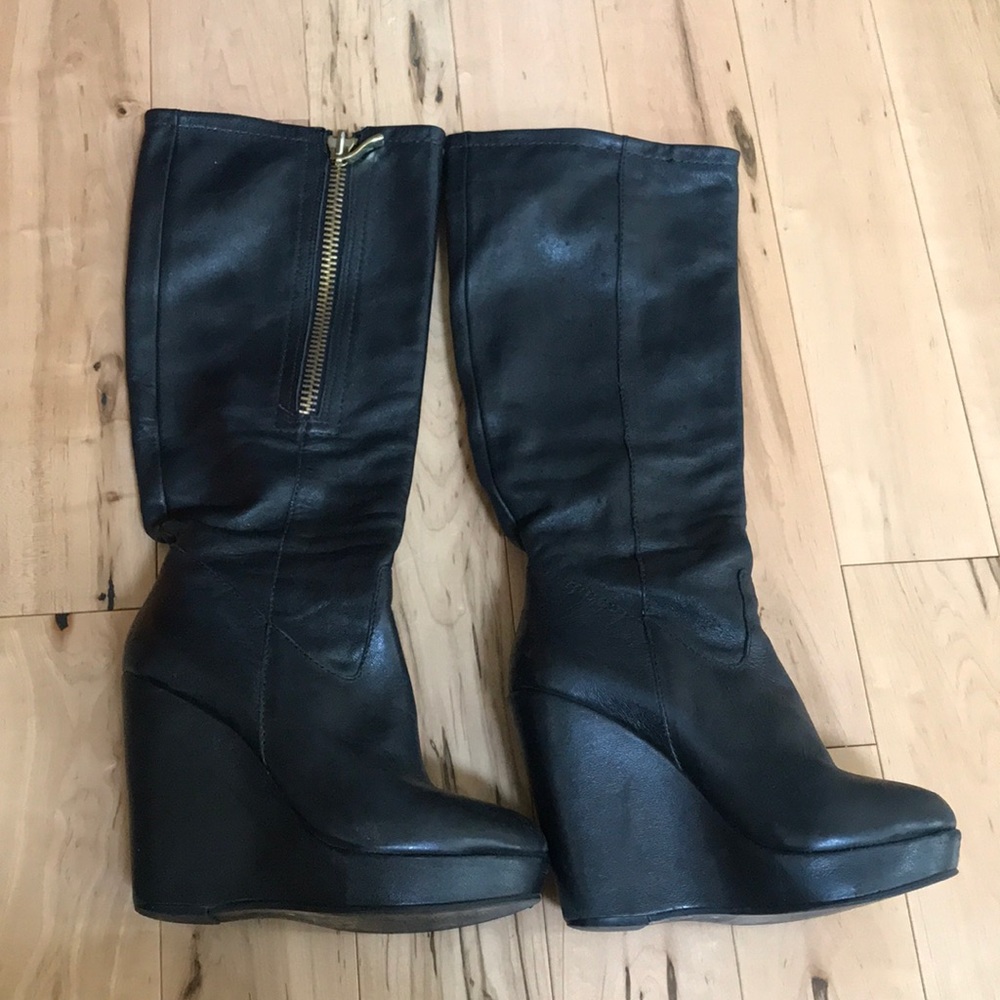 Leather woman’s boots